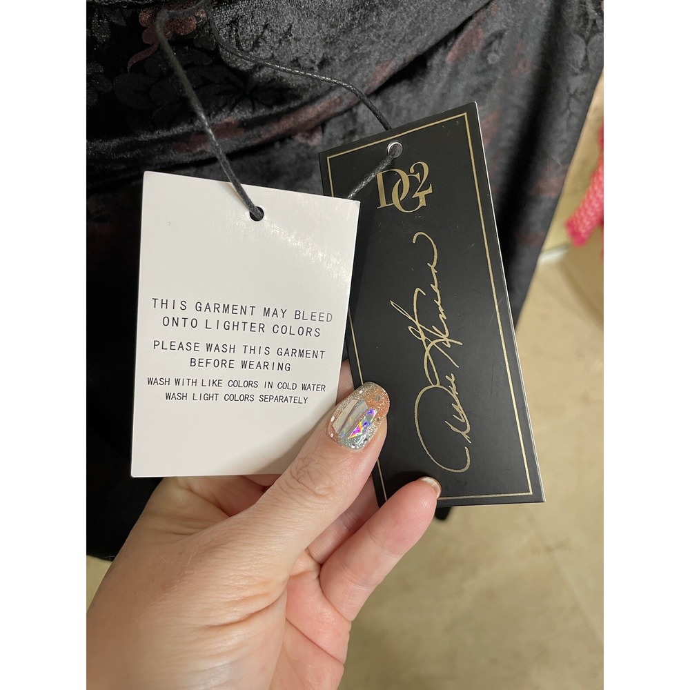 DG2 Diane Gilman black and maroon rose leggings XL - Picture 6 of 8